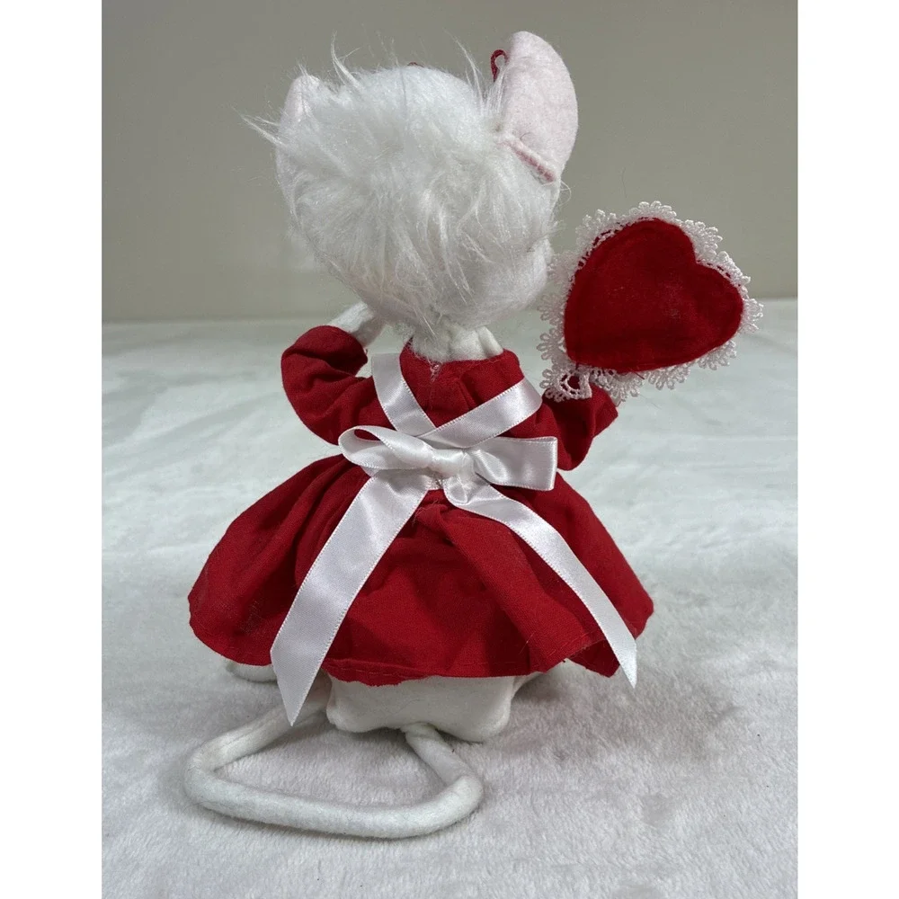 Annalee 8in Valentine Girl Mouse Item #100416 - 2016 Benefits Charity